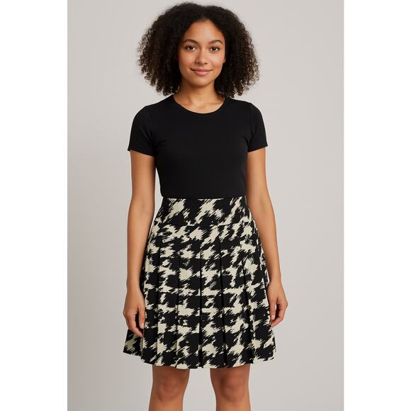 Trina Turk Dresses & Skirts - Trina Turk Houndstooth Pleated Skirt Wool Silk Blend Black White Size 4 Lined